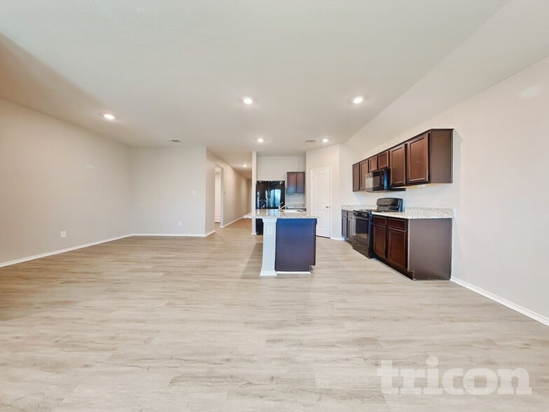 Building Photo - 125 Moonrise Dr