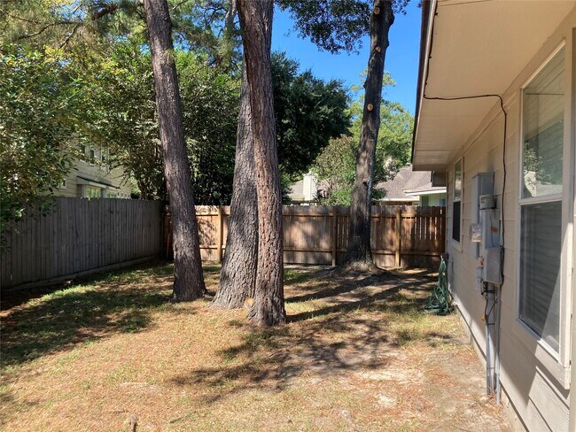 Building Photo - 35 Auburn Path Dr