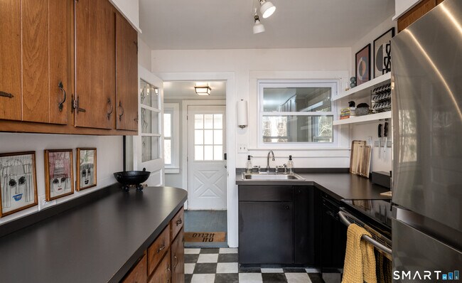 Building Photo - 474 US-7