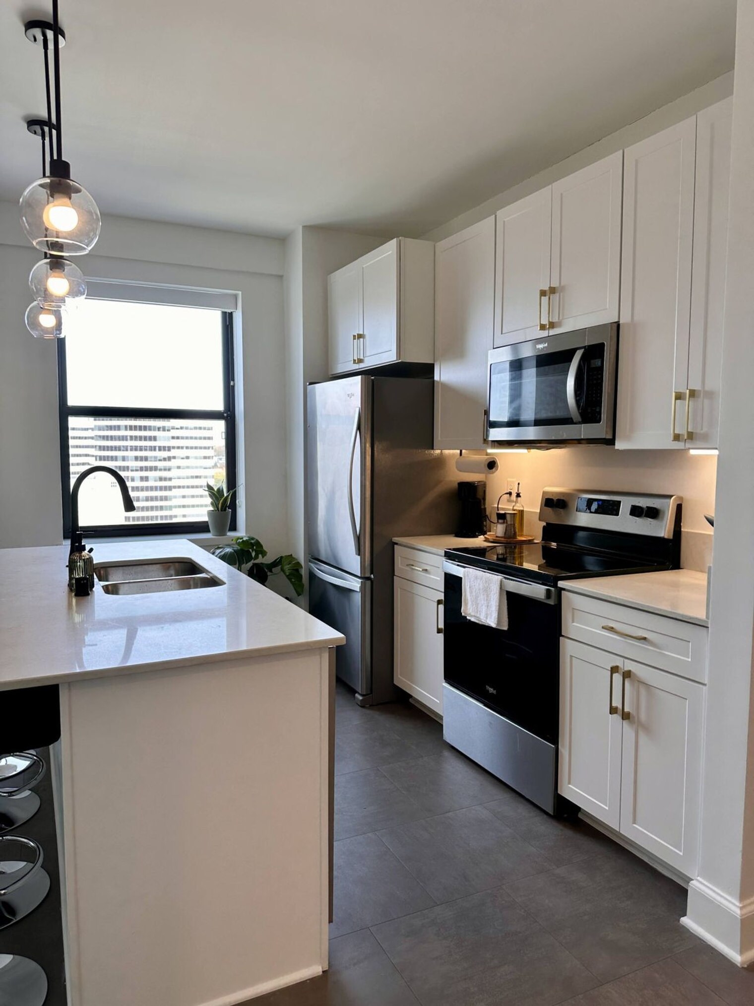 Building Photo - 758 N Broadway