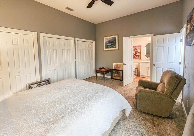 Building Photo - 1 Bay Pointe Dr