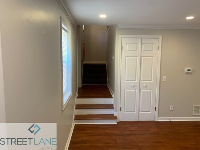 Building Photo - Charming 3 Bedroom in Columbus!