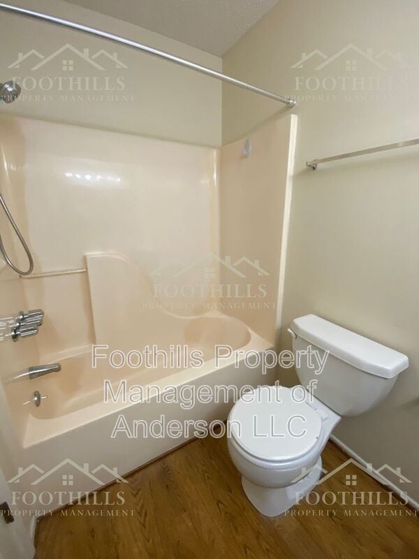 Building Photo - 307 Green Forest Dr