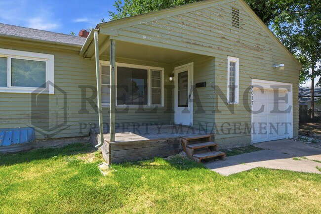 Building Photo - 2017 S Grn Acrs St
