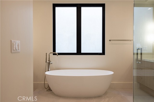 Building Photo - 404 16th St