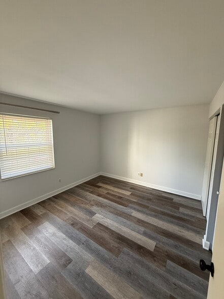 Building Photo - 645 S Kirkwood Rd