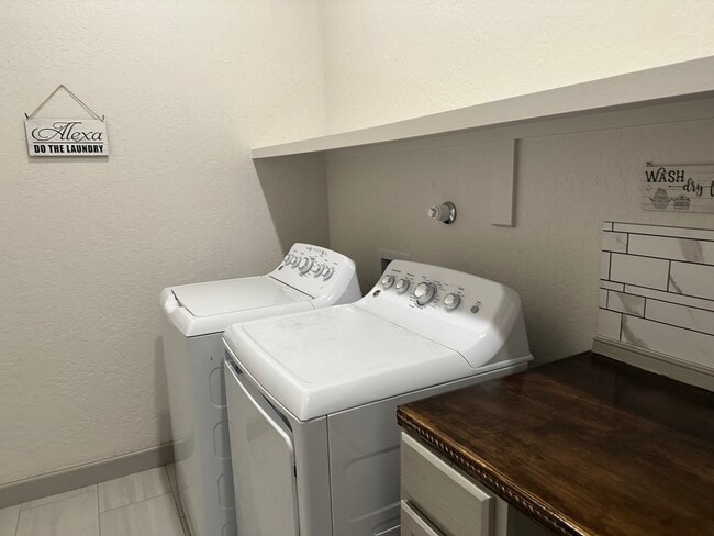 Building Photo - 1671 Camino Cantera