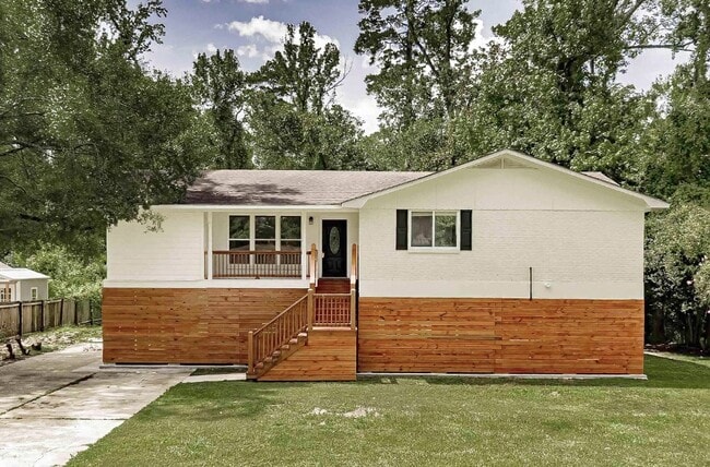 Building Photo - 636 Castlewood St