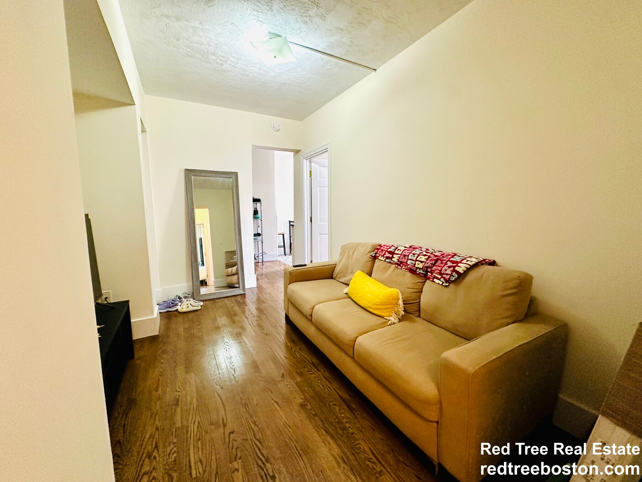 Apt 4 - 452 Park Dr