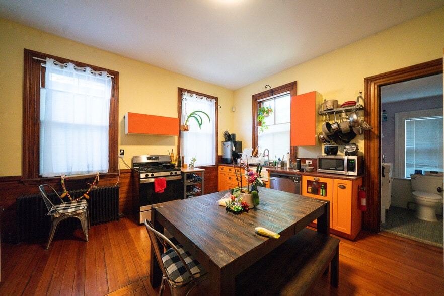 Primary Photo - 56 Alleghany St