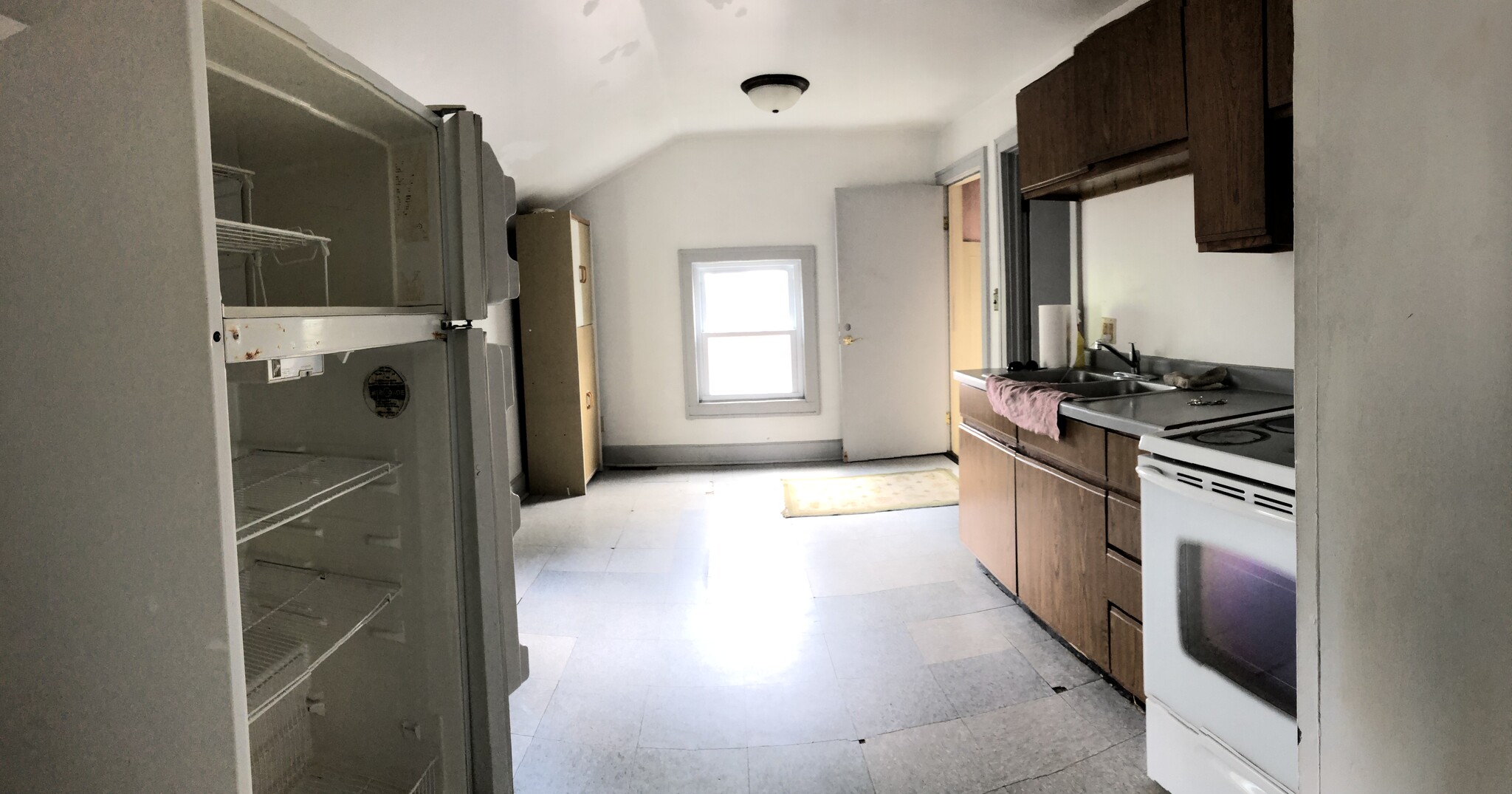 BIG Kitchen! - 1527 N Jackson St
