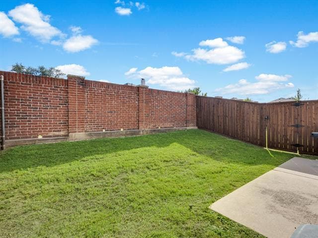 Building Photo - 2700 Club Ridge Dr