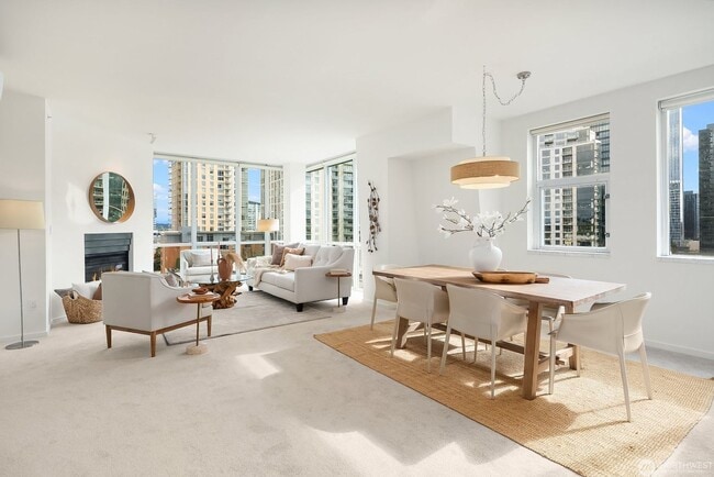 Building Photo - 2Bd/1.75Ba Bellevue Condo