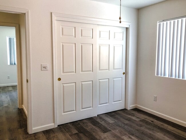 Building Photo - 20396 N Sunshine Rd