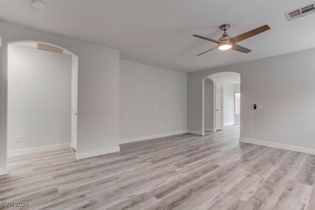 Building Photo - 4899 Lunetto Ave