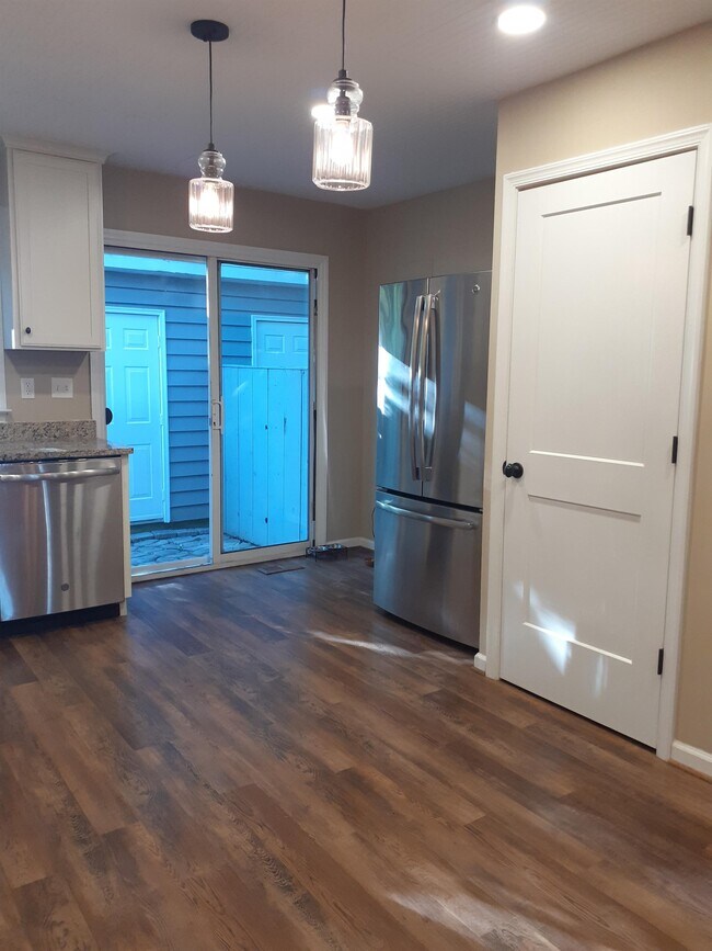 Building Photo - 104 O St