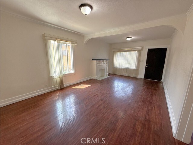 Building Photo - 1332 W 65th St