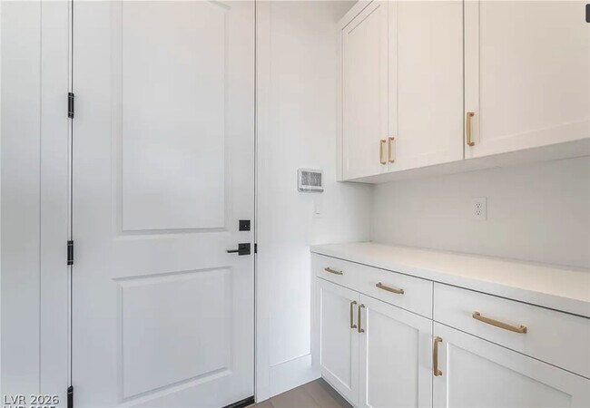 Building Photo - 4846 Shady Rdg Dr