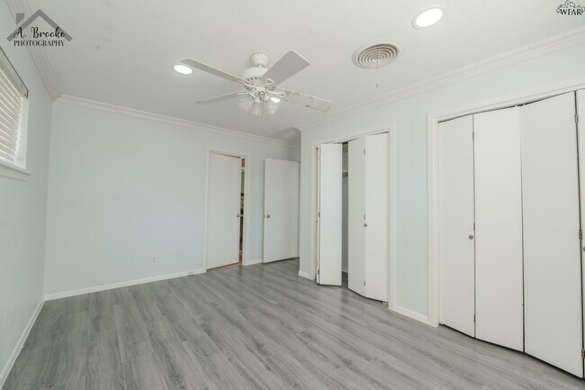 Building Photo - 2725 Devon Rd