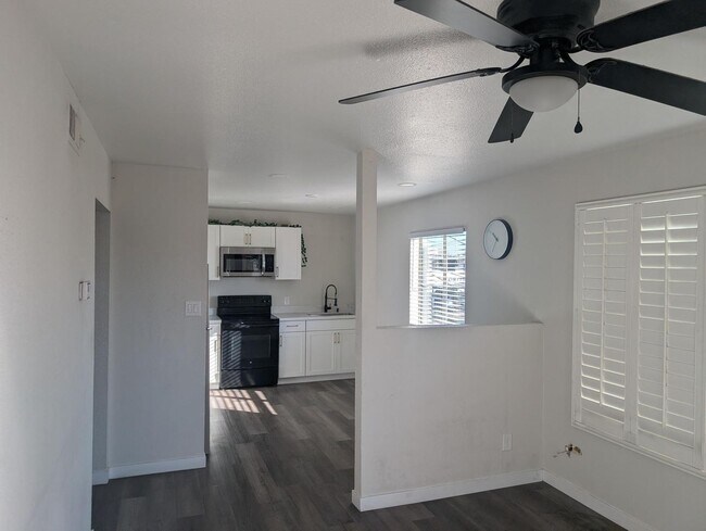 Building Photo - 7160 N 53rd Ave