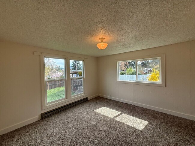 Building Photo - Great South Hills Location