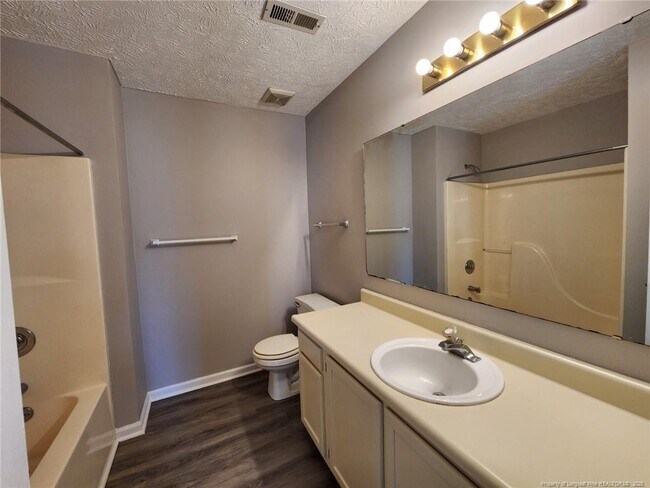 Building Photo - 2908 Rosemeade Dr