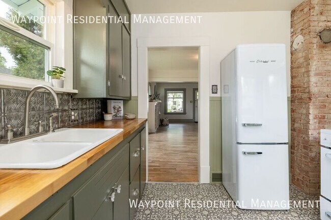 Building Photo - 1516 N 21st St