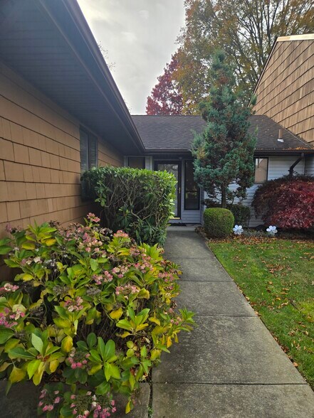 Building Photo - 68 Scarlett Dr