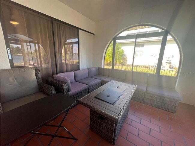 Building Photo - 470 Strasburg Dr