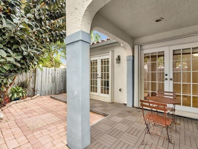 Building Photo - 1361 Cottonwood Cir