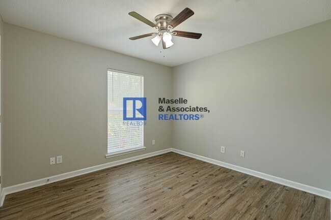 Building Photo - 3 Bed/2 Bath House on a Corner lot in Brandon