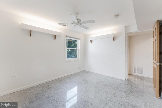 Building Photo - 13805 Fulmer Dr
