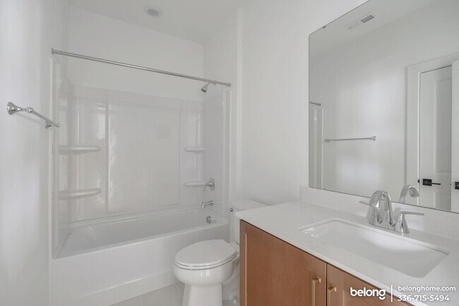 Building Photo - 2120 Opulent Oaks Ln