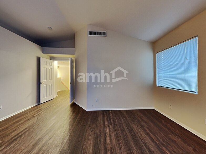 Building Photo - 140 Kachina Dr