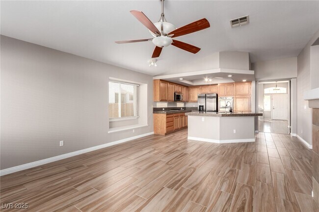 Building Photo - 9424 Cloudcroft Ave