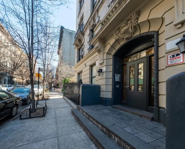 Building Photo - 3612 Broadway