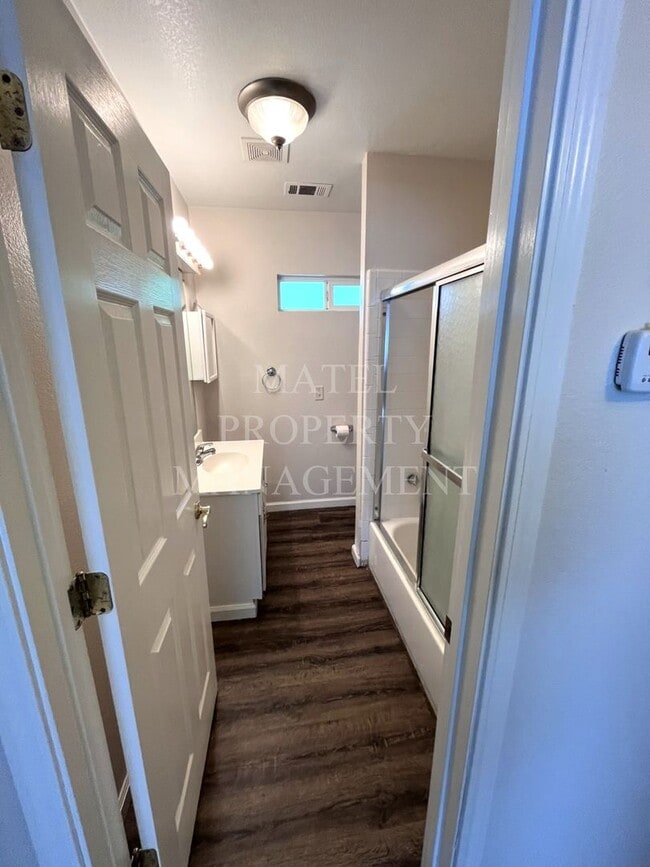 Building Photo - No Deposit