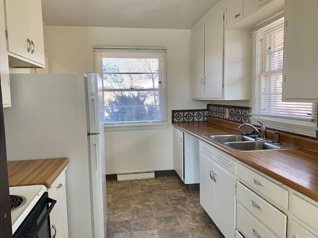 Building Photo - Large 2 bedroom, 2 bath Duplex with Attached 1 car garage in West Loveland, CO
