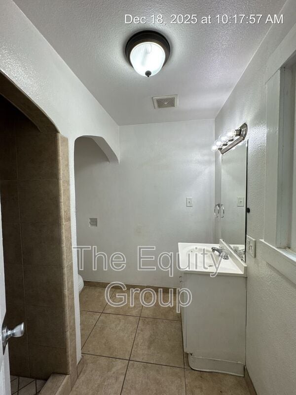 Building Photo - 1205 N Willis St