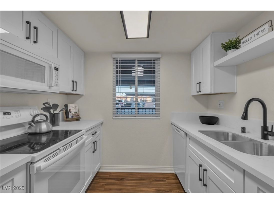 Building Photo - 5160 Indian River Dr
