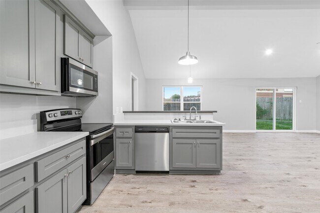 Building Photo - 10922 Village Trail Dr