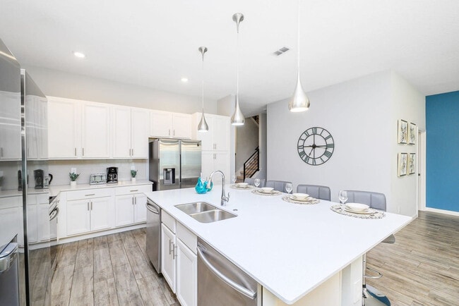 Building Photo - 2567 Shanti Dr