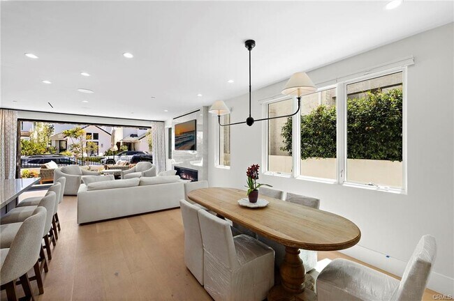 Building Photo - 509 Carnation Ave