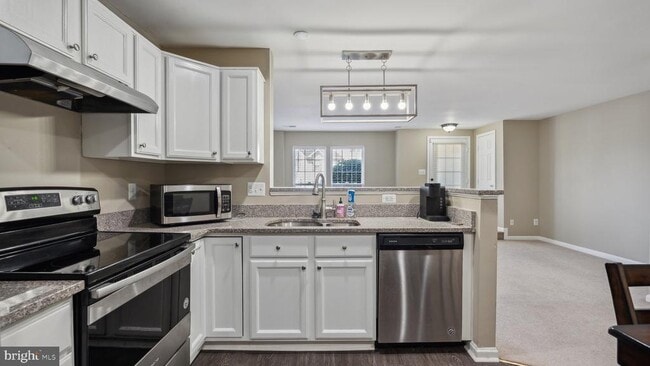 Building Photo - 9304 Witch Hazel Way