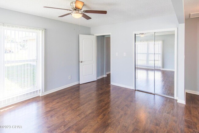Building Photo - 403 E Gulf Blvd