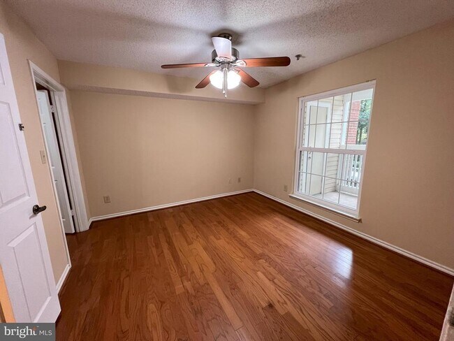 Building Photo - 1504 Lincoln Way