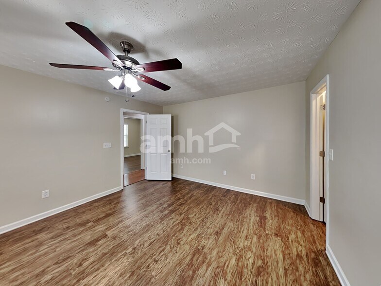 Building Photo - 2279 Halcyon Way