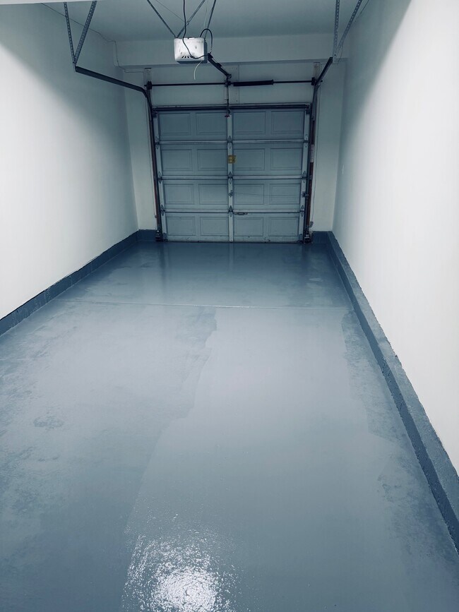 Building Photo - 2741 Odlum Dr