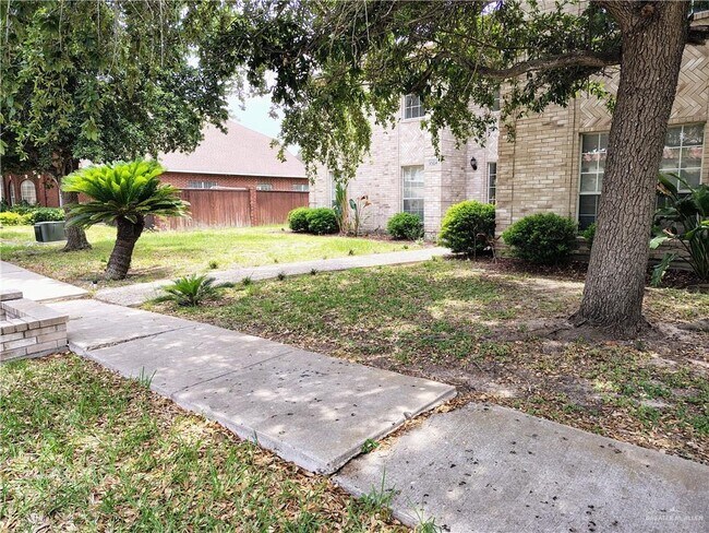 Building Photo - 3504 El Jardin St