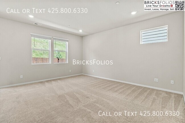 Building Photo - Exceptional Bremerton Home with Close to JBLM!